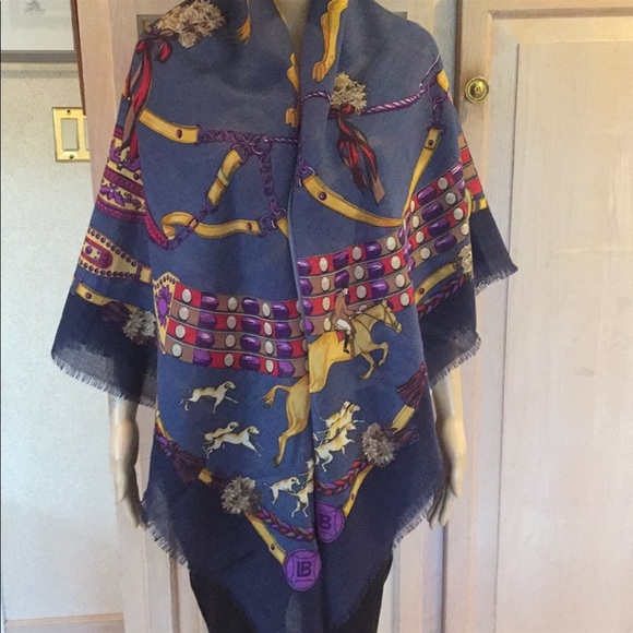 NWOT Made in Italy Pure Wool Scarf/Shawl - Picture 2 of 8